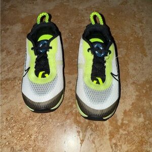 Kids Nike Air Size 9c White and Neon Green yellow athletic Shoes